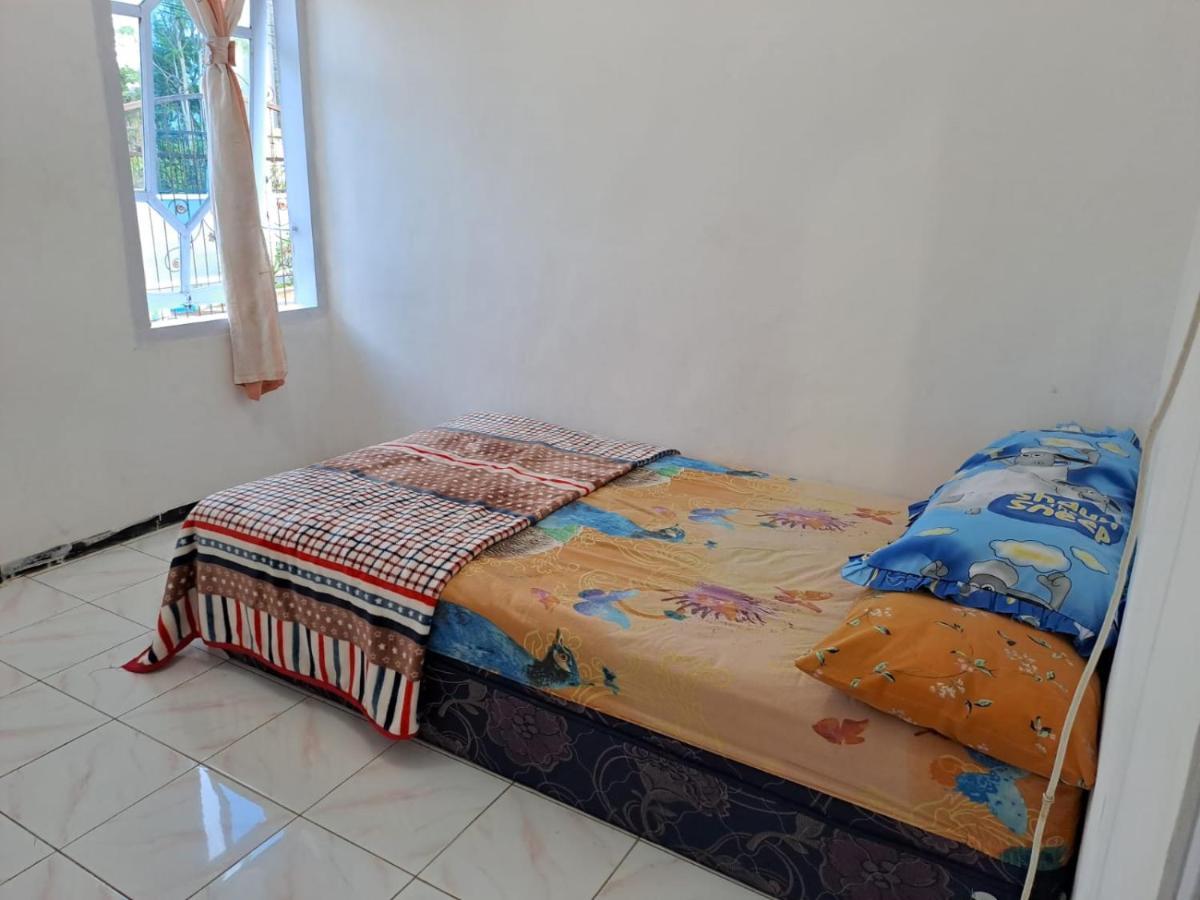 Indo Homestay Malang Exterior photo