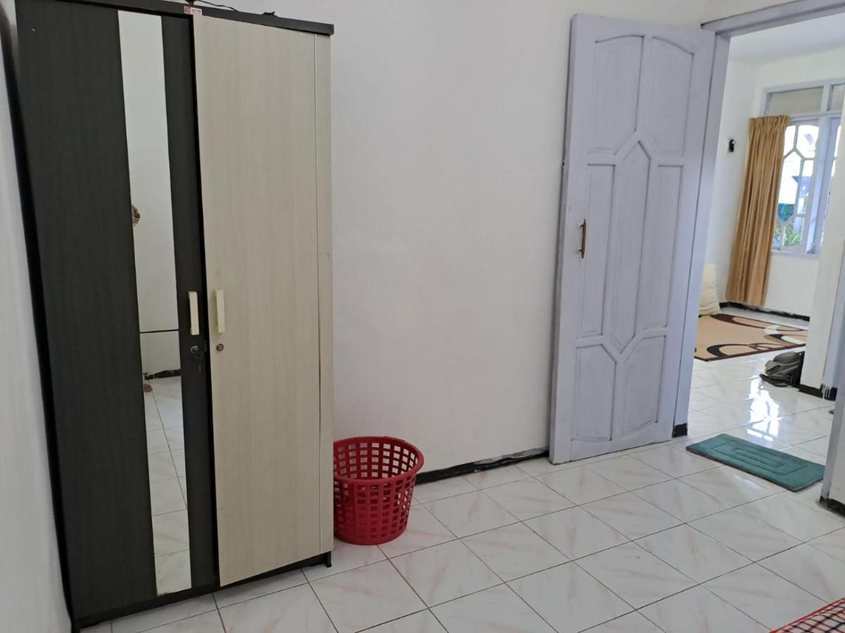 Indo Homestay Malang Exterior photo